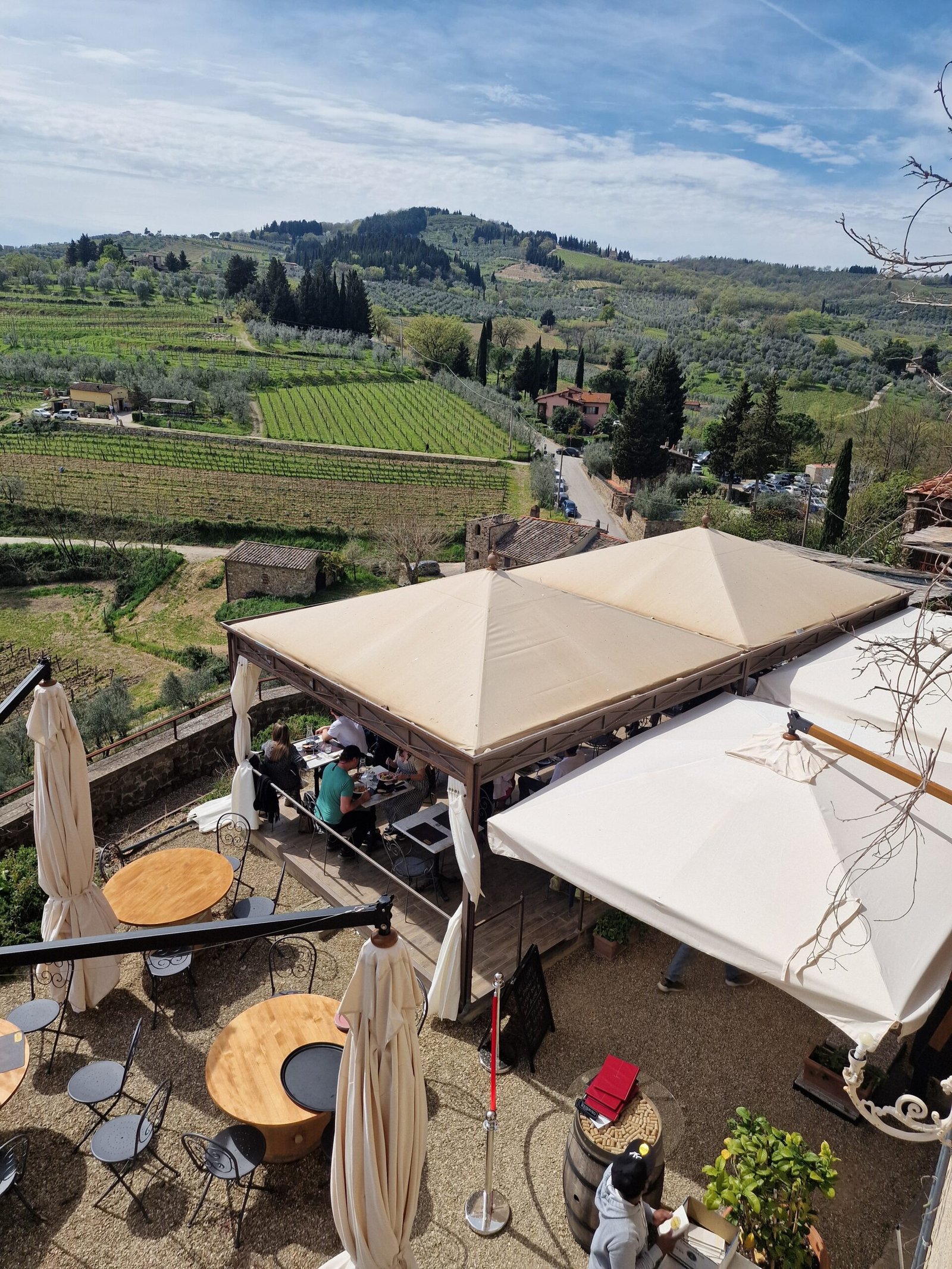 Terras vanaf boven van Il Guerrino in Montefiorrale